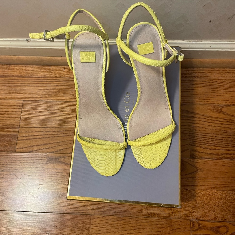 💛Louise et Cie Yellow High-Heeled Sz 9.5 Sandals🌟 - Picture 3 of 8